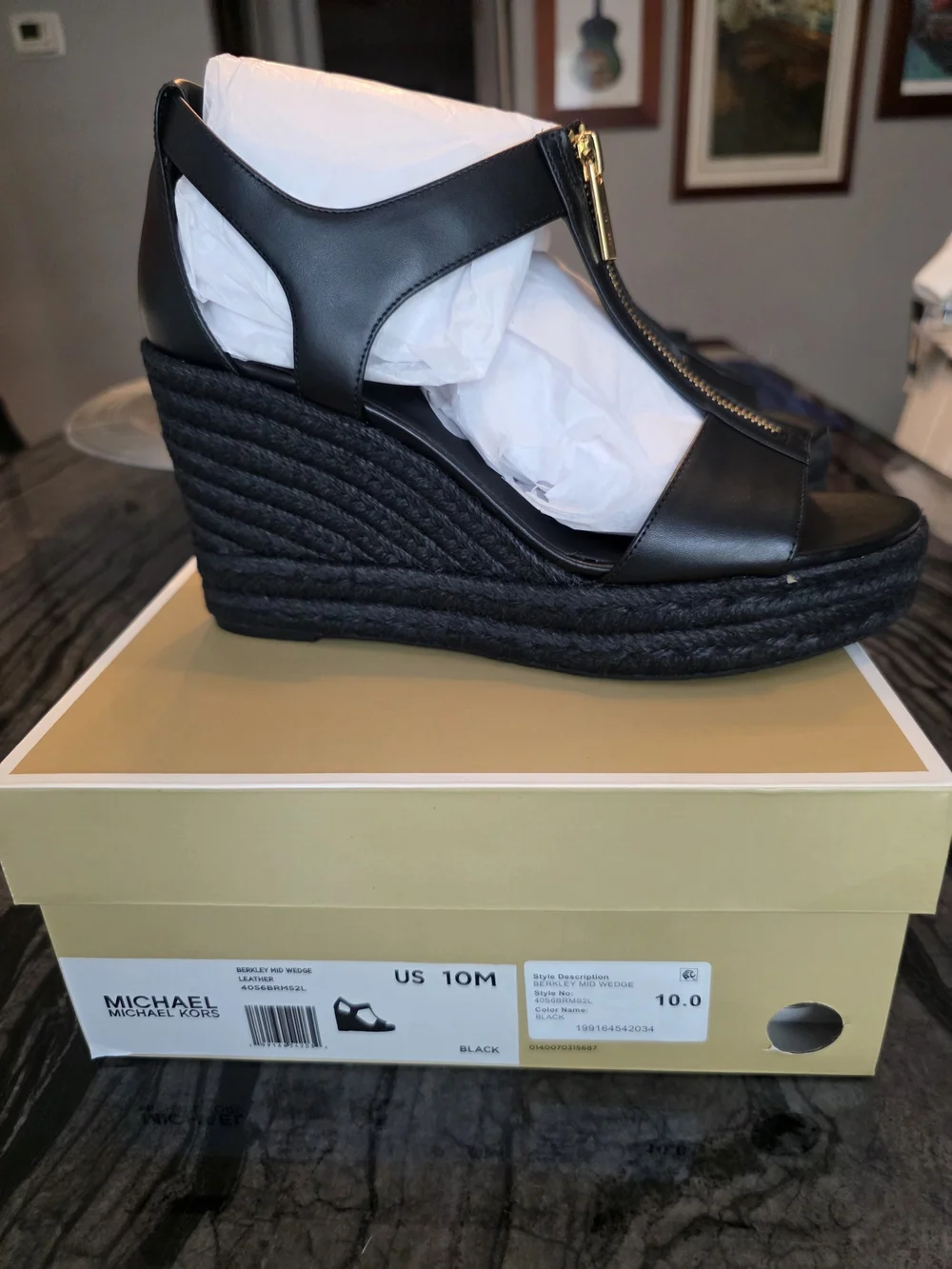 NWT Michael Kors Black Leather Zip-Front Platform Sandals